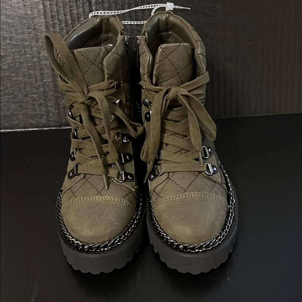 Vince Camuto Taupe Lace Up Boots Size 5 NWT